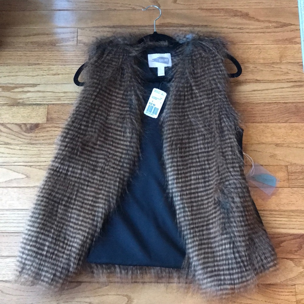 FOREVER 21 Faux Fur Contemporary Vest
